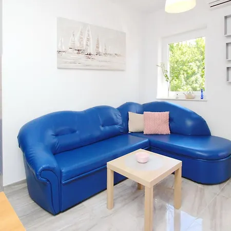 Appartement In Mit Eigenem Balkon By Interhome Baška