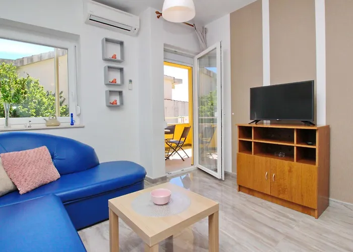 In Mit Eigenem Balkon By Interhome Lägenhet Baška