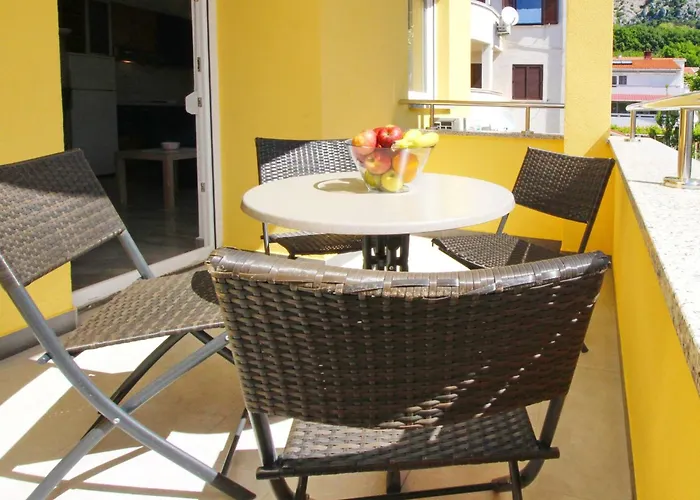 Lägenhet In Mit Eigenem Balkon By Interhome *