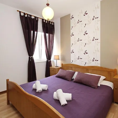 In Mit Eigenem Balkon By Interhome * באסקה