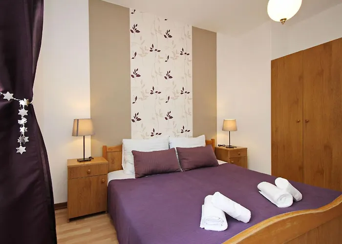 In Mit Eigenem Balkon By Interhome דירה